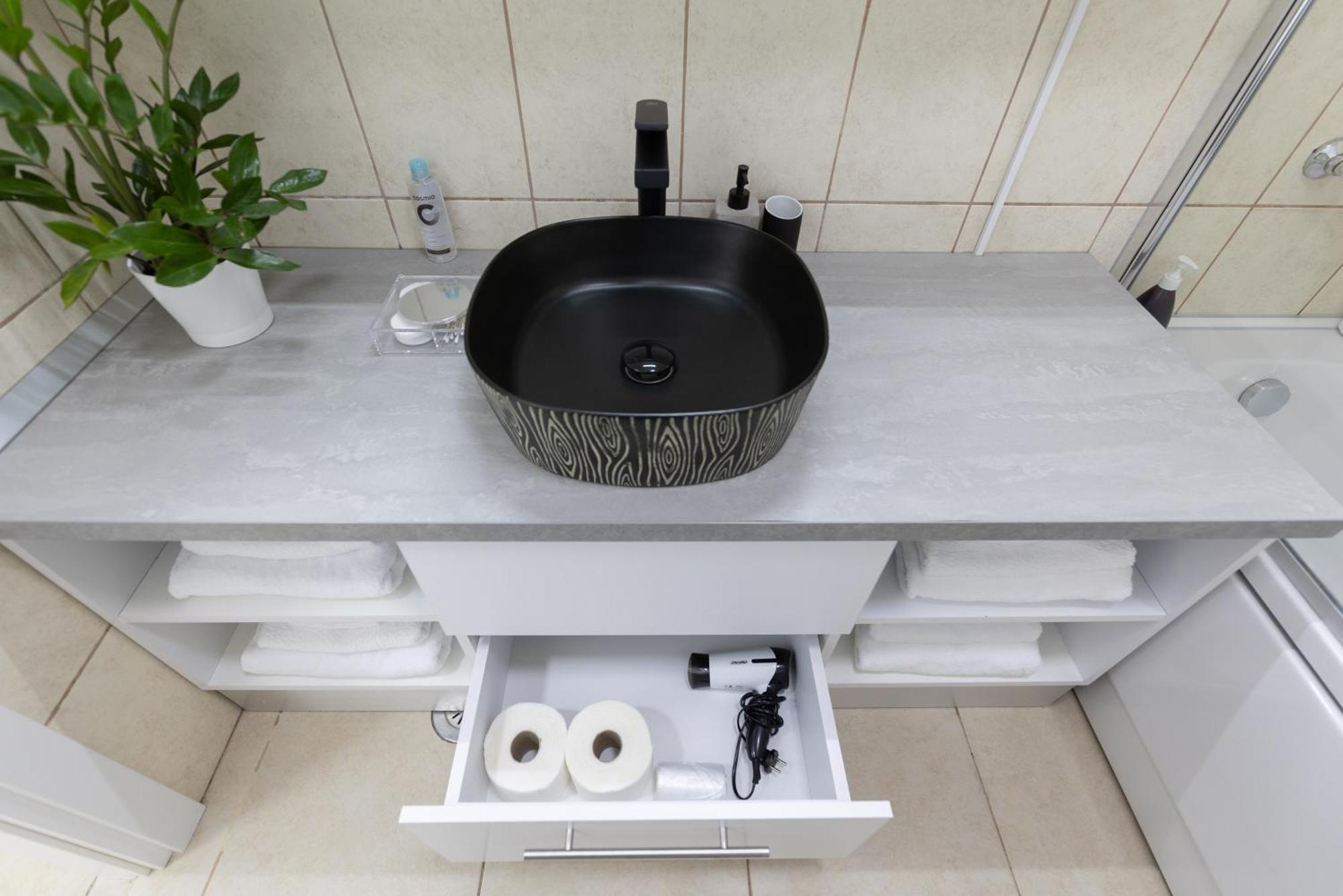 Obor Central Oasis --Secured Parking Nearby --Self Check-In-- 1Min Metro Station Bukarest Exteriör bild